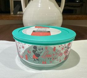 Pyrex Disney Special Edition 4-Cup Glass Bowl