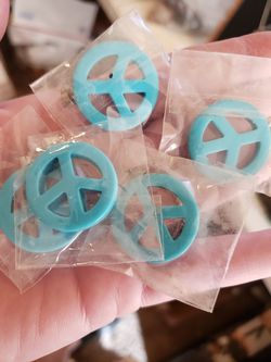 5 turquoise peace sign pendants