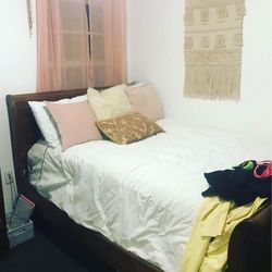 Ethan Allan wood bedroom Set