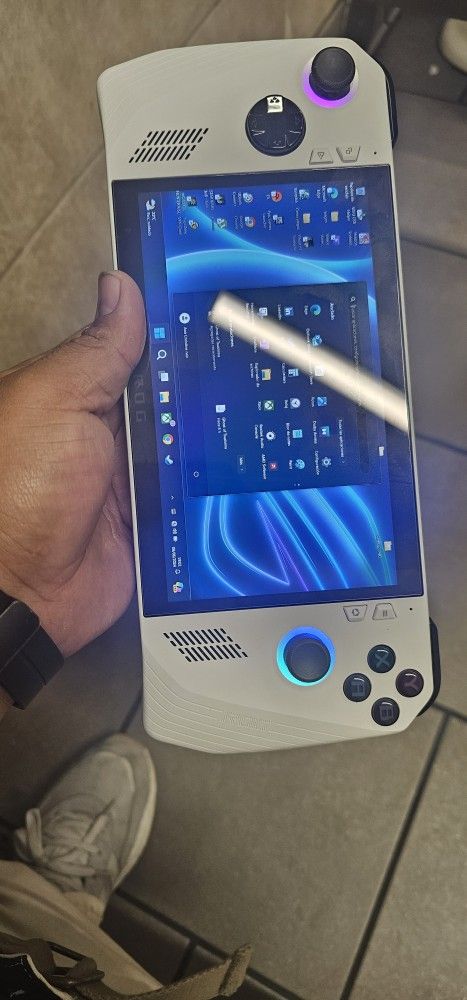 Rog Ally Extreme 1 Tb And 512 Micro SD