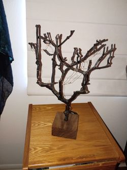 Metal Tree W/ Lights