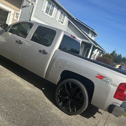 I’m Asking For 8,000 For My Chevy Silverado 1500 -07’