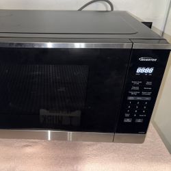 Panasonic Inverter 1.2 cu. ft. Countertop Microwave 