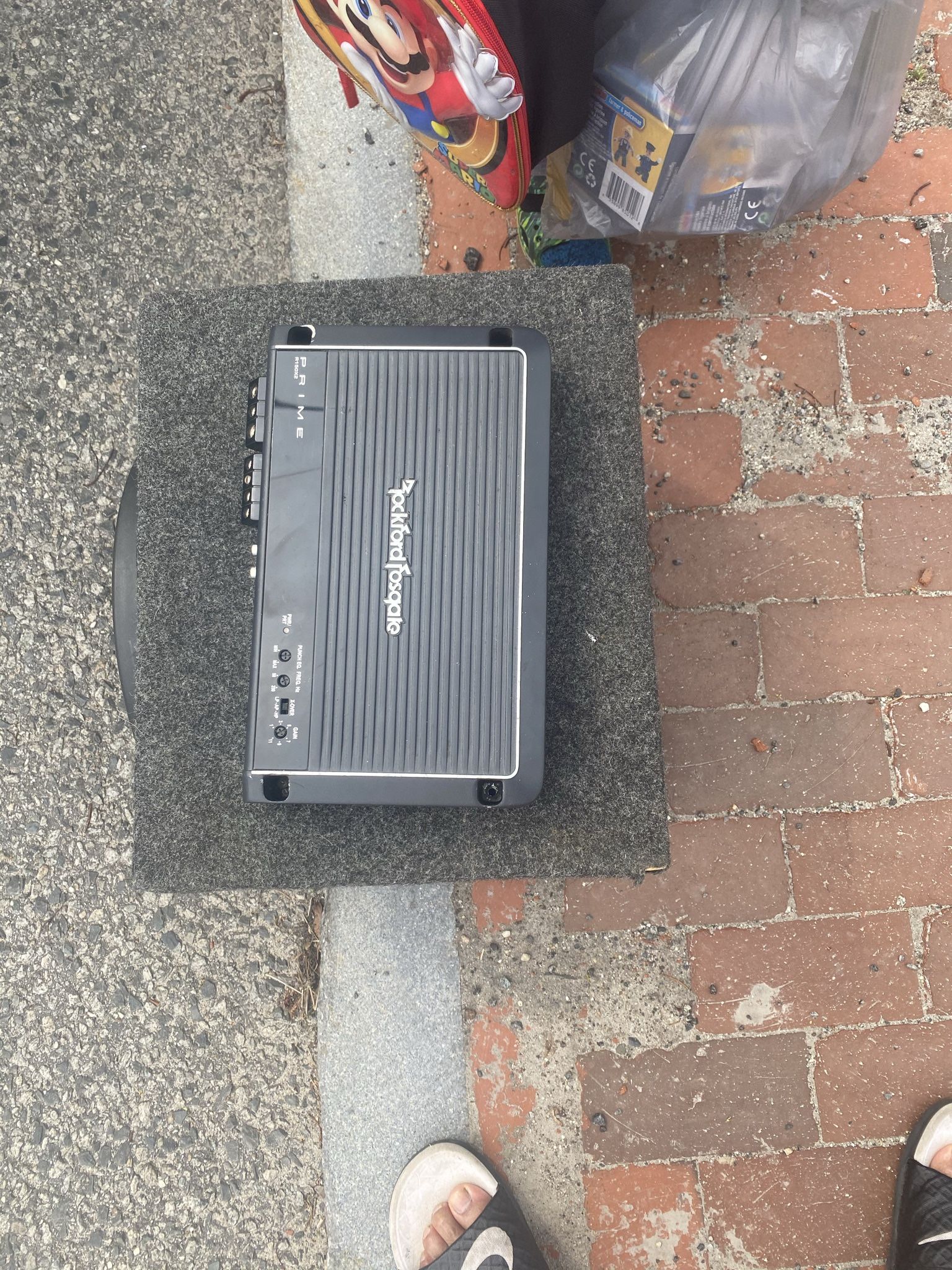 speaker and amp good condition both work good