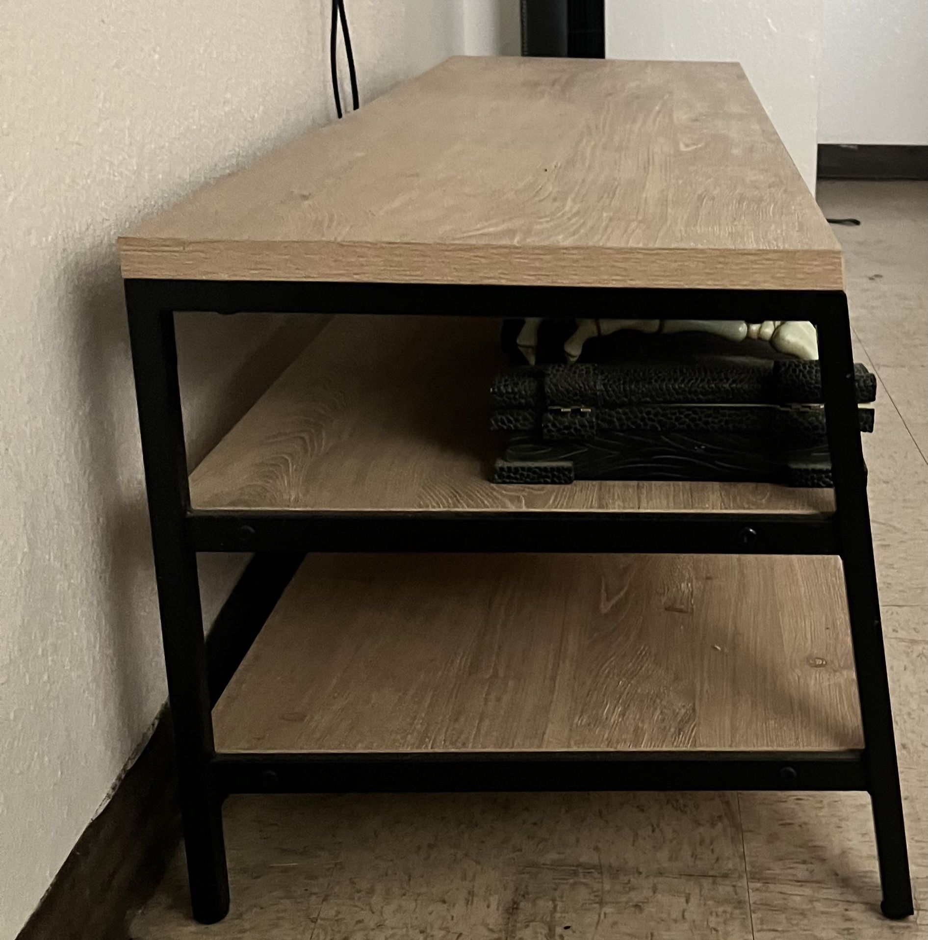 Project 62 loring media hot sale stand
