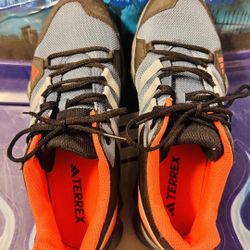 Size 6.5 Boys Shoes $30