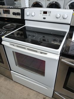 Maytag white glass-top stove - Free delivery