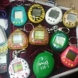 Tamagotchi , Giga Pets Compu Kitty Pocket Game 1997 Working Tested 90s Keychain Toy Tiger

