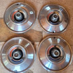 Cintage Chrysler 300 Hubcaps