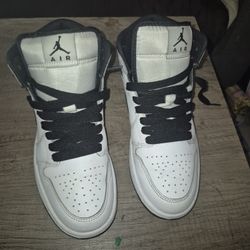 Jordan 1s Size 8