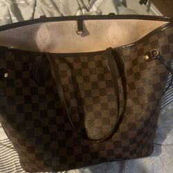 Louis Vuitton Neverfull Bag