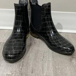 Henry Ferrera Rain Boot Size 6, Black Crocodile Pattern