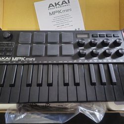 Used ONCE Akai MPK Mini MkIII Limited Edition Black On Black With Original Packaging 