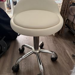 Vanity chair