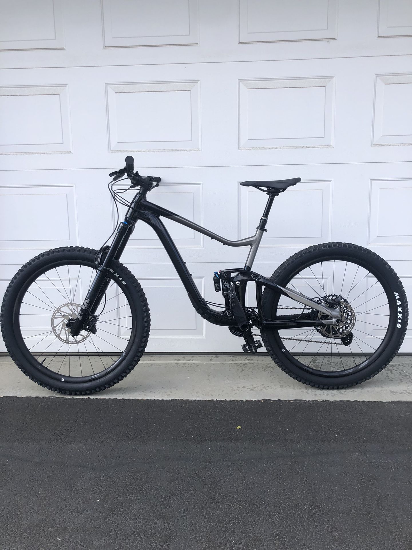 Giant Trance X1. Size Large.