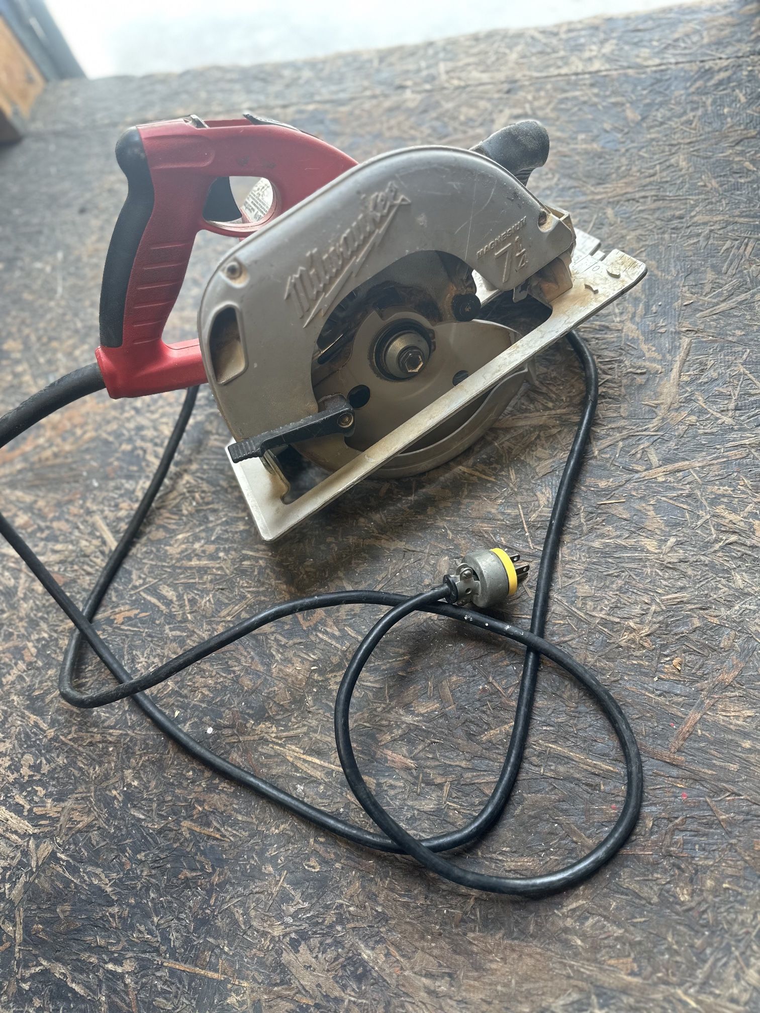 Milwaukee Corded Circular Saw