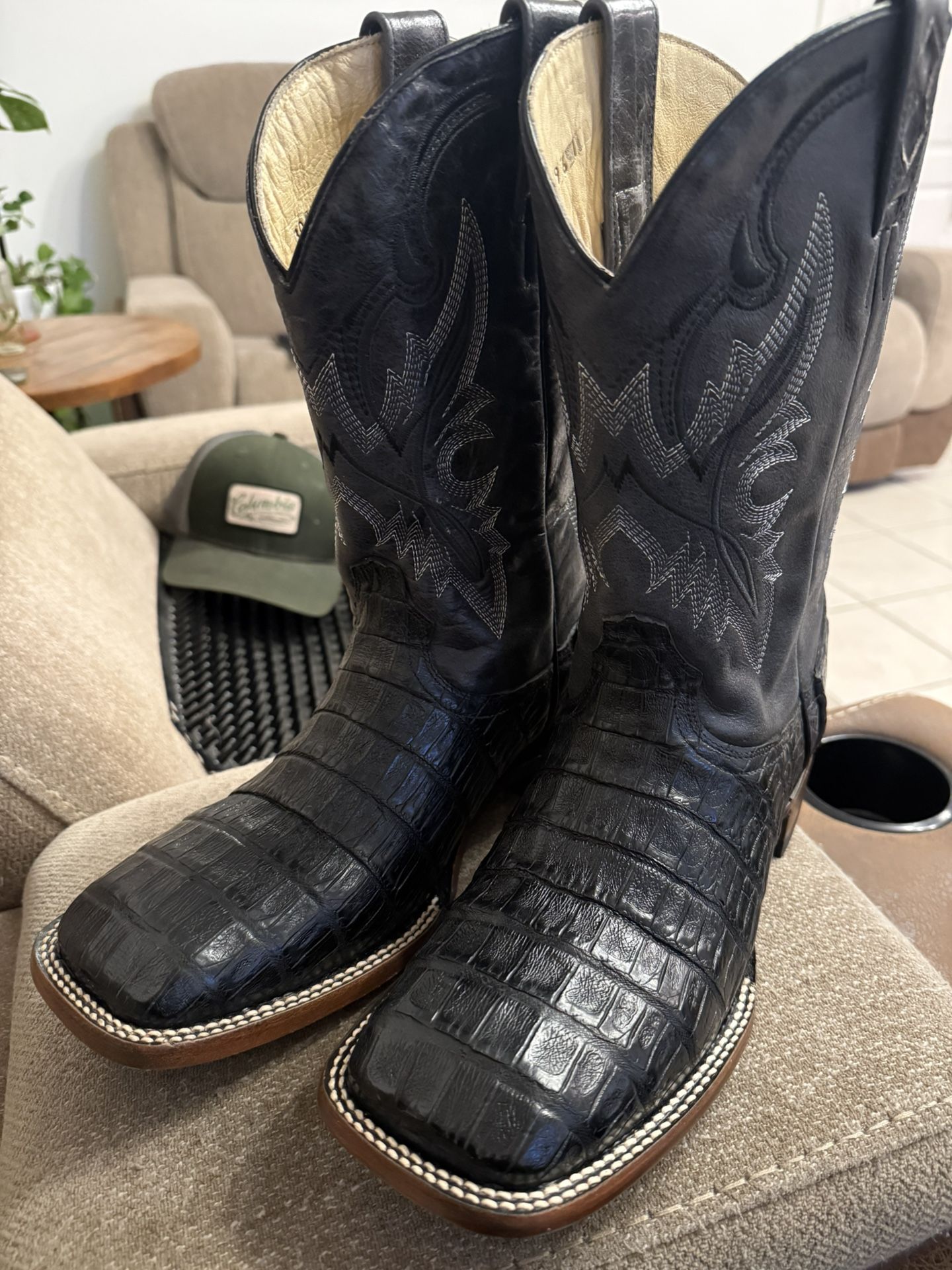 Boots Size 11 In Men. NEW@@@NEW@@@