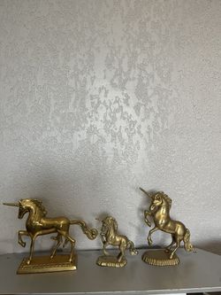 Unicorn Statues 