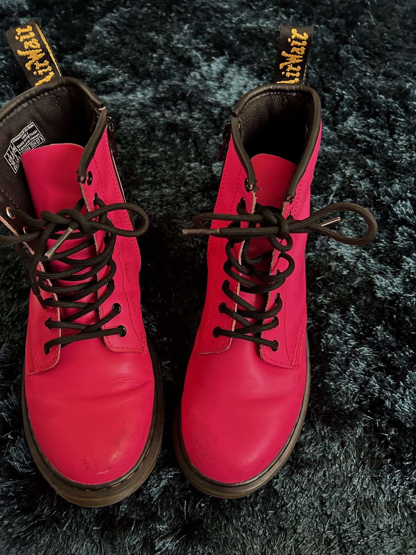 Youth Dr Martens boots