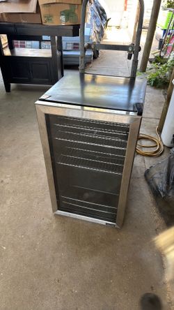 newair mini fridge works and cools great