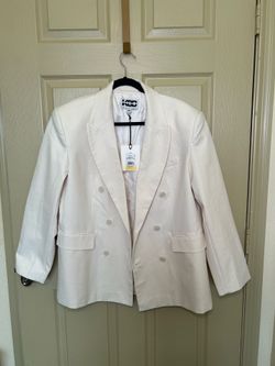White Women's blazer