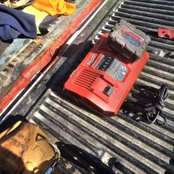 Milwaukee Rapid Twin Charger Wit 5.0 Batery