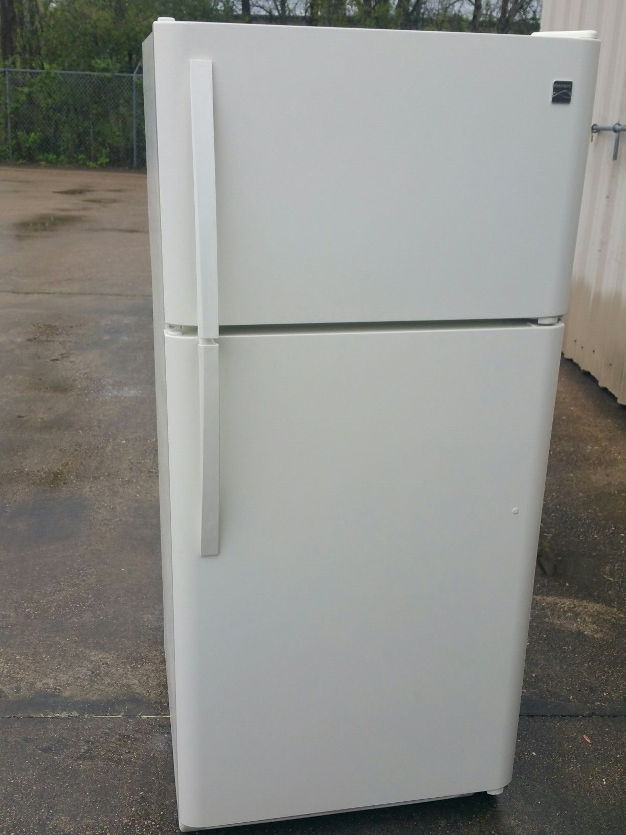 Kemore top freezer refrigerator