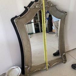 Mirror set