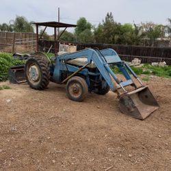 1940 Ford 9N Tractor(NEEDS WORK)