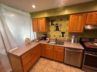 Full set of Kitchen cabinets