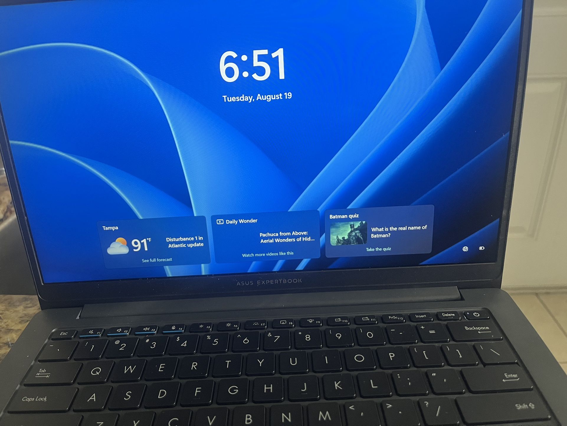 Asus Expert book 