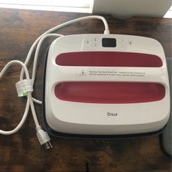 Cricut EasyPress2 with mat 