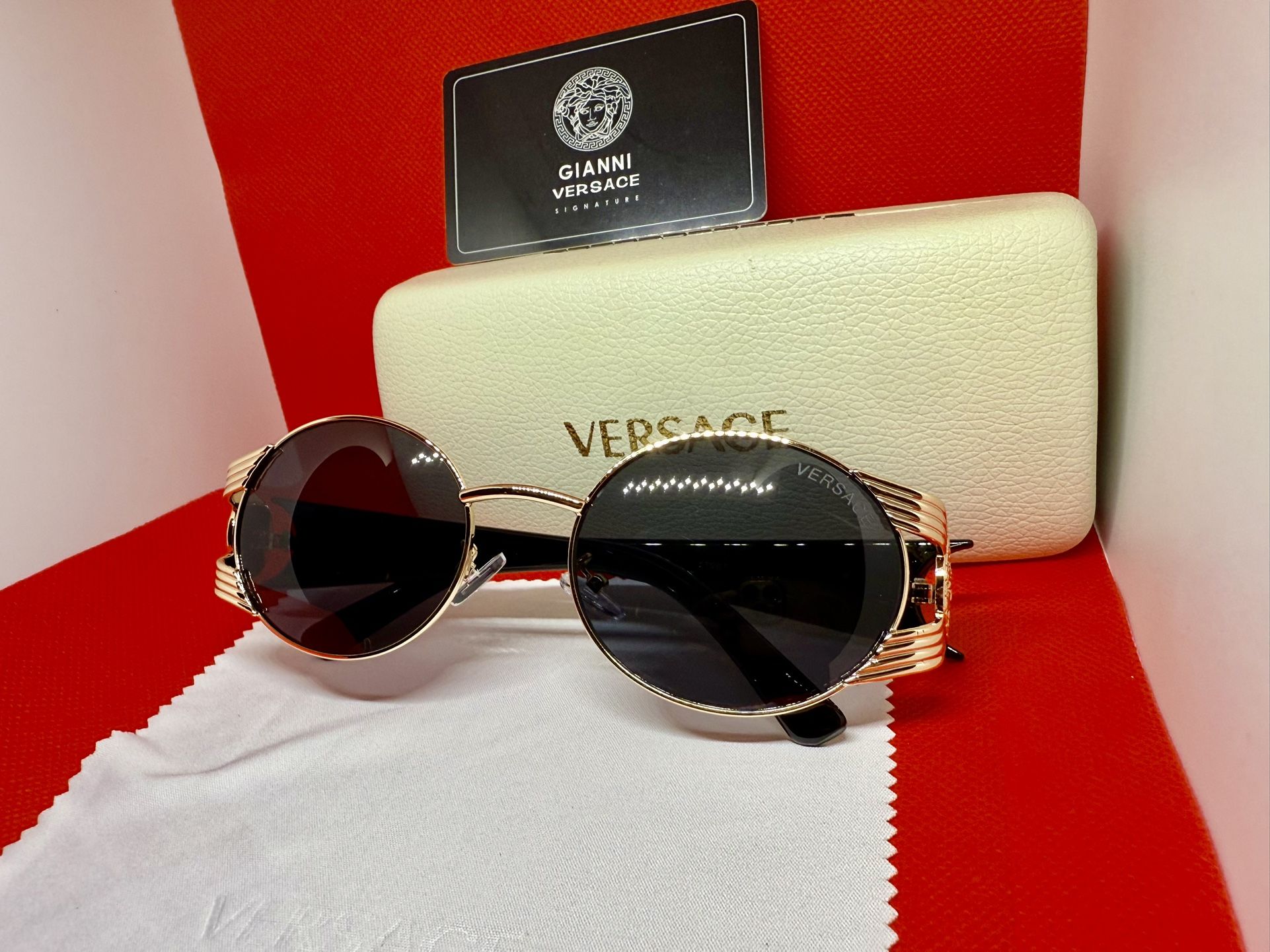 Versace Sunglasses Black/Dark Oval