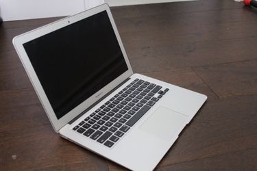Apple MacBook Air 13.3-inch