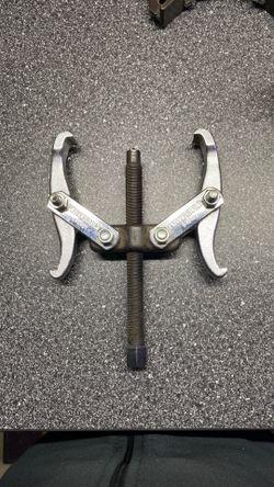 Powerbuilt gear puller