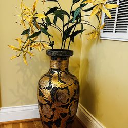 Floor Vase (flowers included)