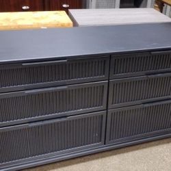 6-Drawer 56 in W Black Solid Wood Transitional Reeded Dresser