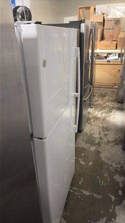GE top freezer refrigerator