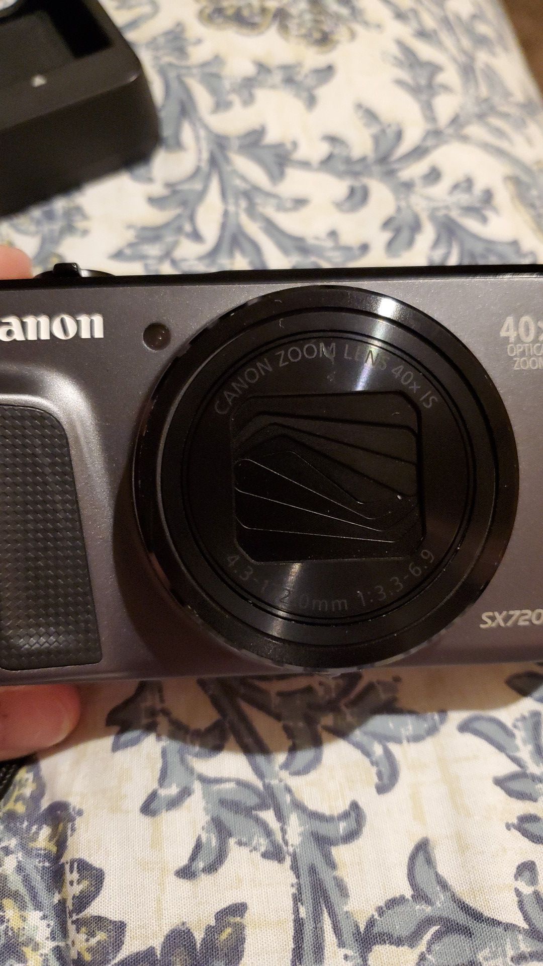Canon powershot SX720 HS