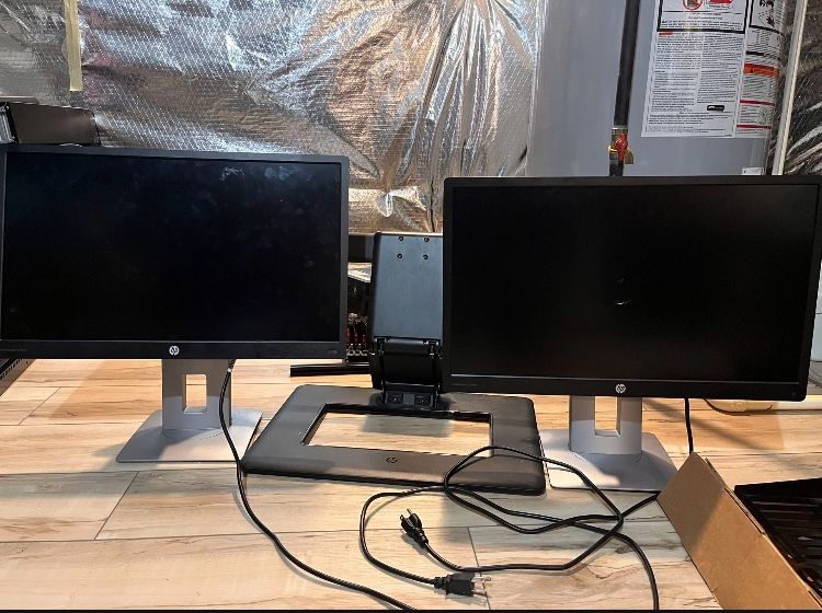 HP 24” Monitor Pair (set)