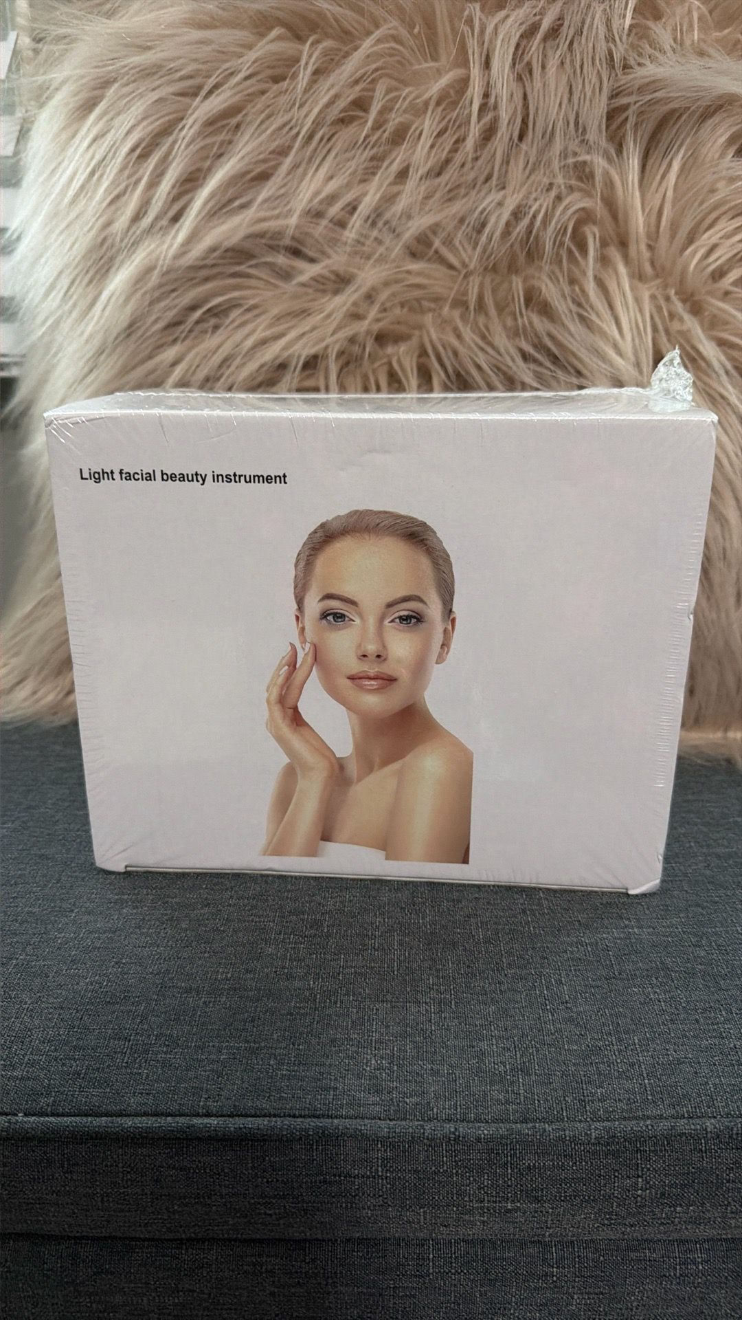 Light Facial Beauty Mask