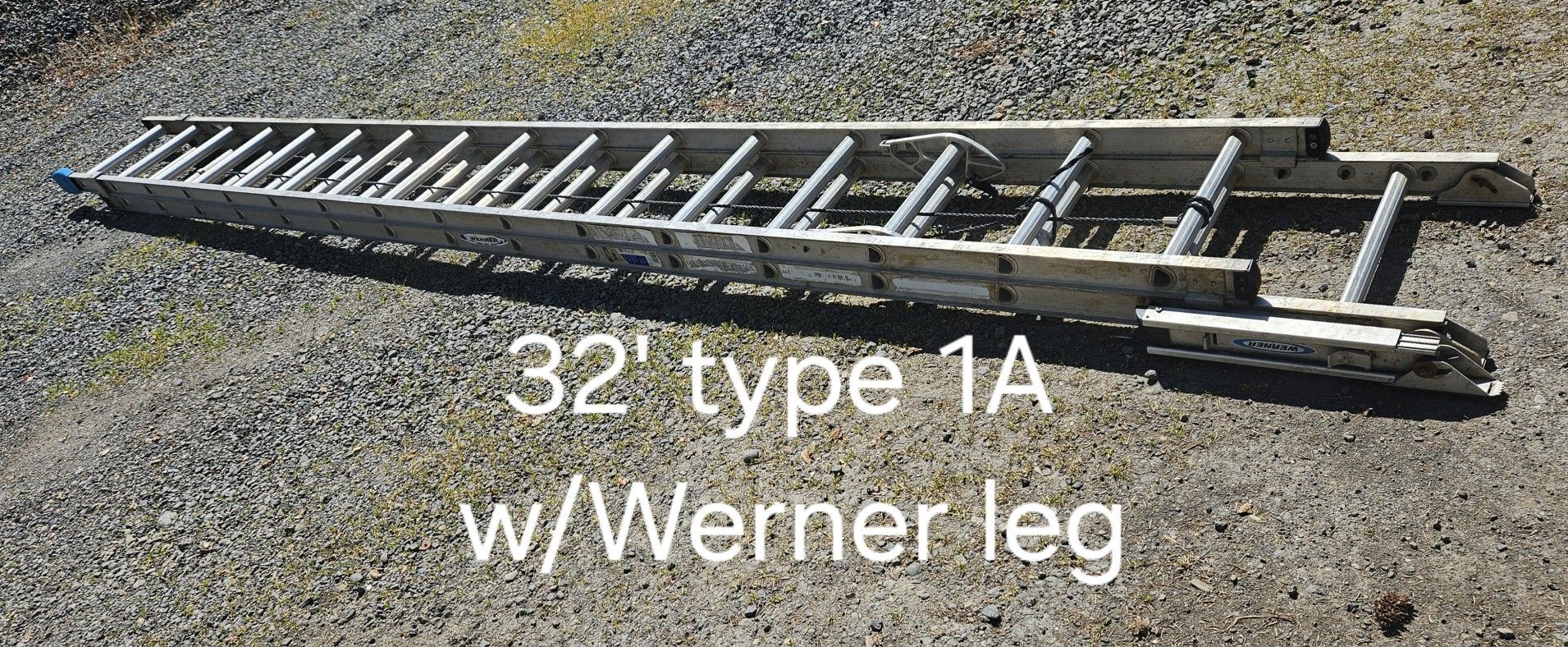 32' Werner aluminum ladder -type 1A(300#)-w/Werner single leg