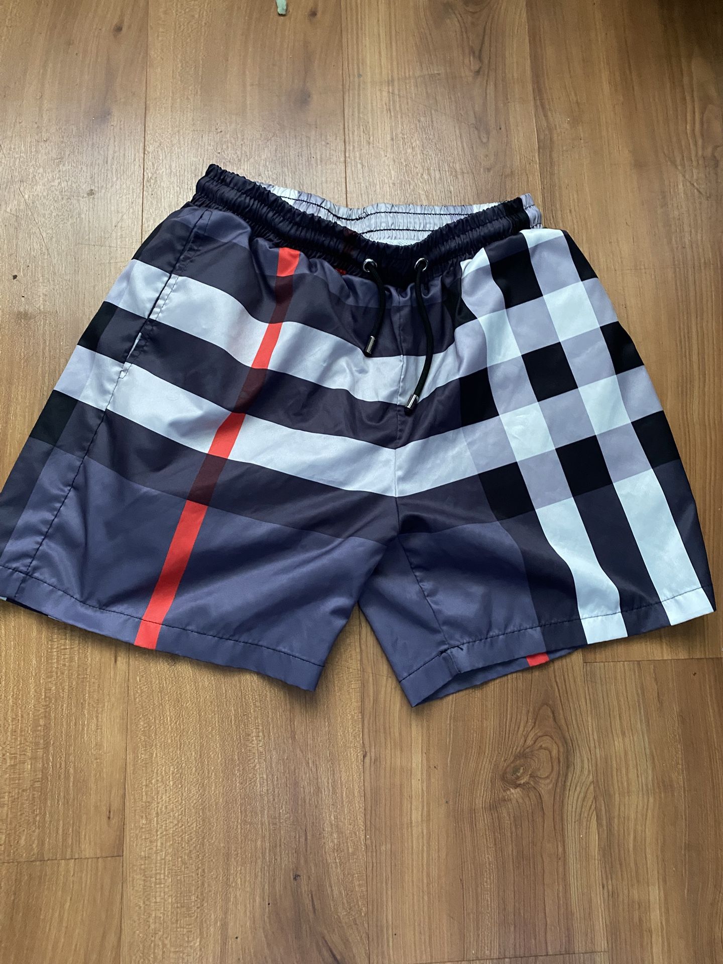 youth burberry shorts