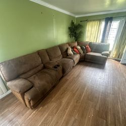 Ravenel 3-Piece Power Reclining Sectional (Pick-up ONLY)