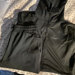 Nike Tech 