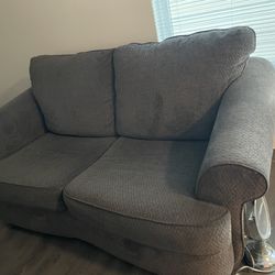 BEAUTIFUL COUCH REALLY GOOD CONDITION GRAY COLOR