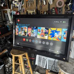 42” Vizio TV With Wall Mount Bracket