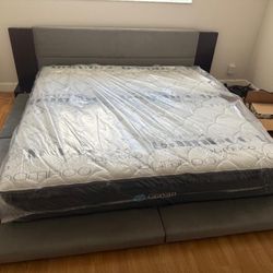 NEW MATTRESS KING SIZE PLUSH WITH BOX SPRING