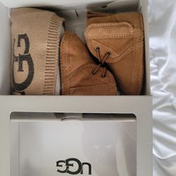 Baby Uggs And Beanie Set