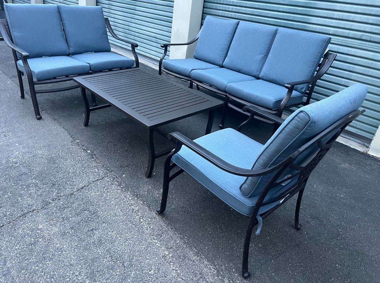 Patio,Outdoor, Furniture, 1 Sofá, 1 Love Seat, 1 Club Chair,new Sunbrella Cushions.